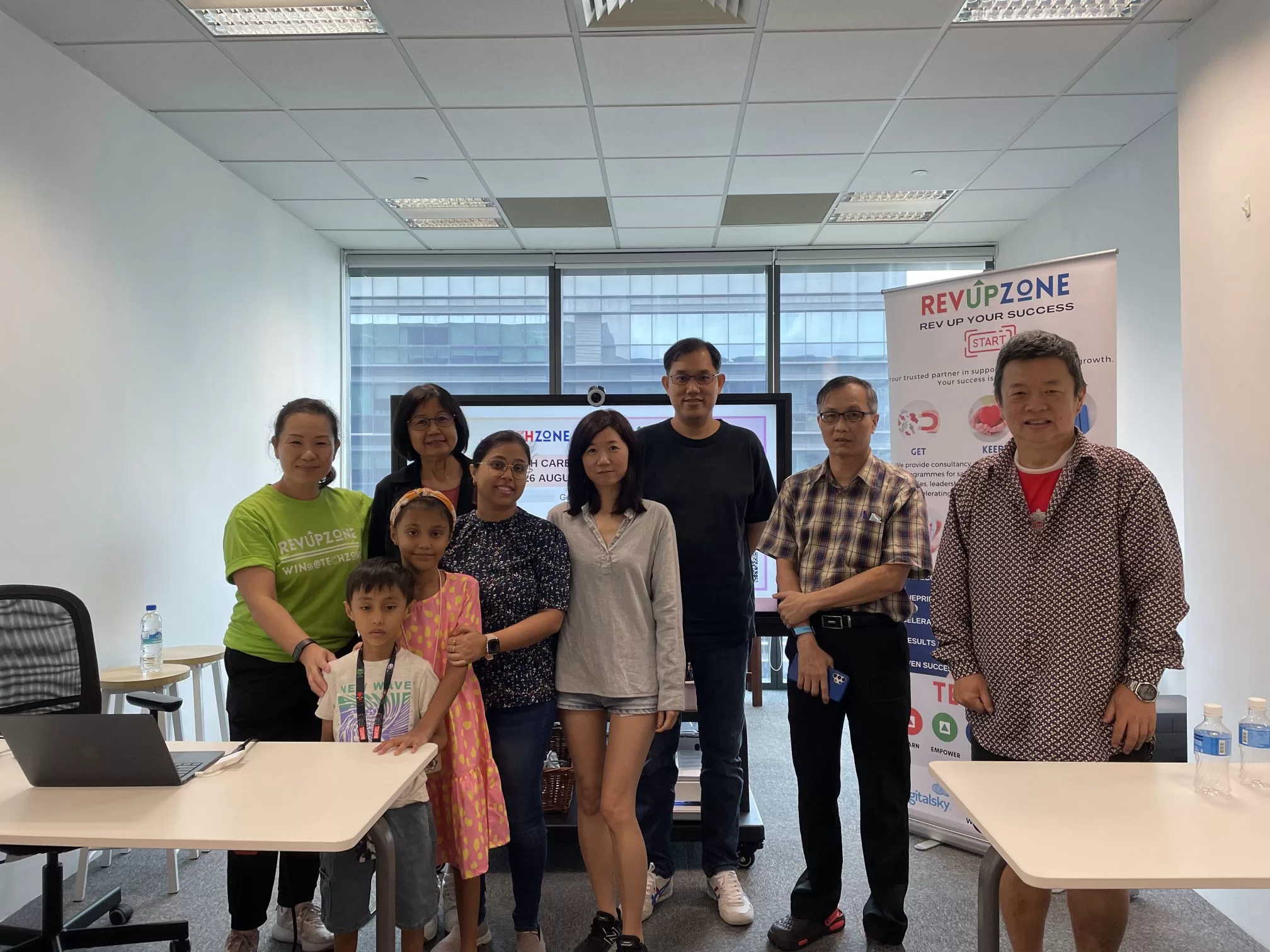 IMG_2393photo IMG_2393photo